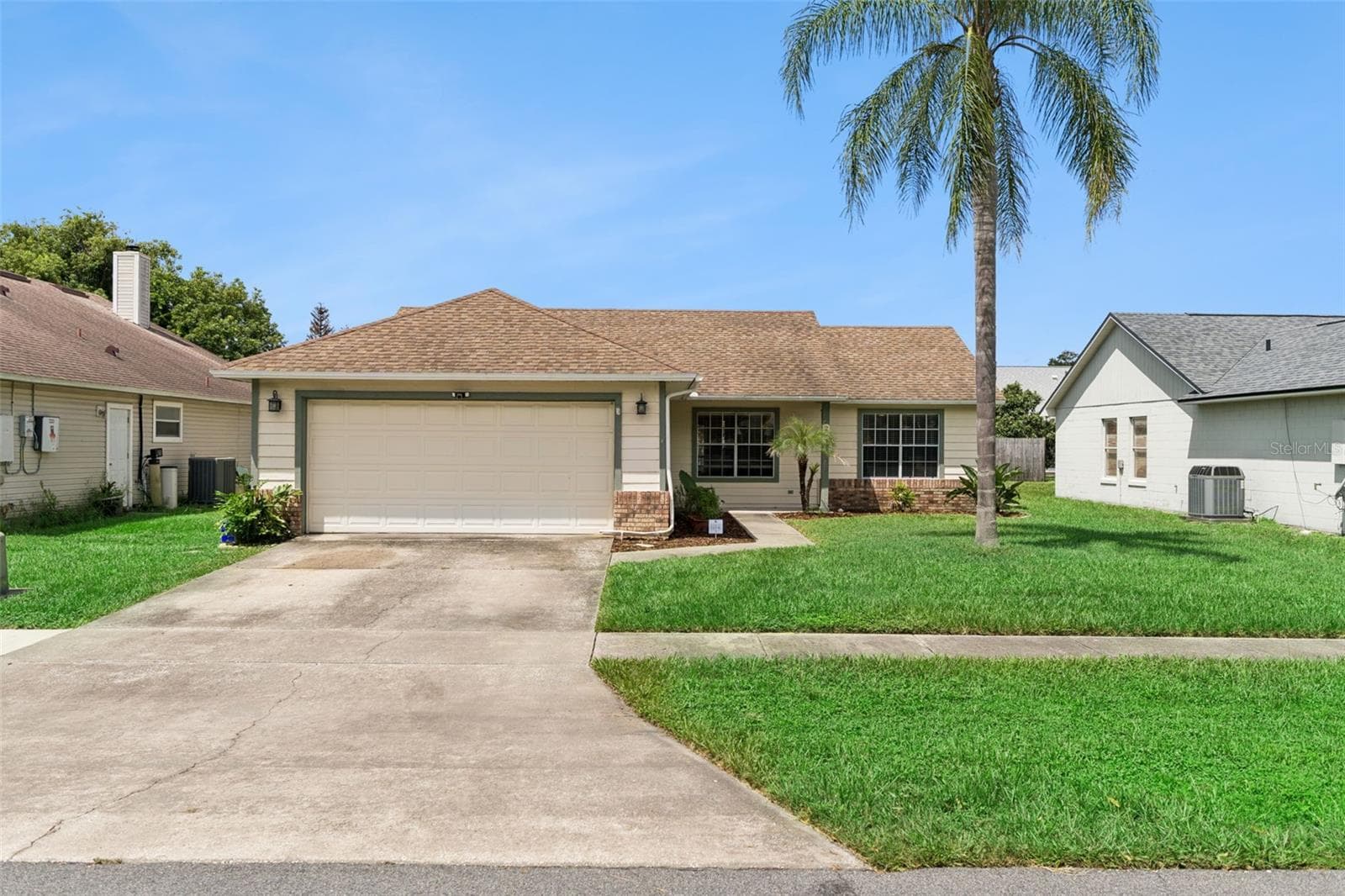 Single Family Residence at 204 S BRISTOL CIR, SANFORD, photo 2 of 43