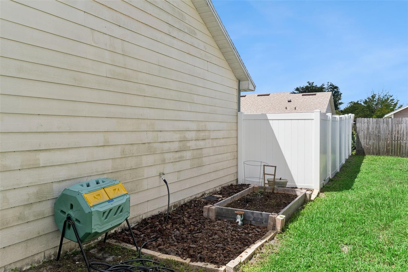Single Family Residence at 204 S BRISTOL CIR, SANFORD, photo 31 of 43