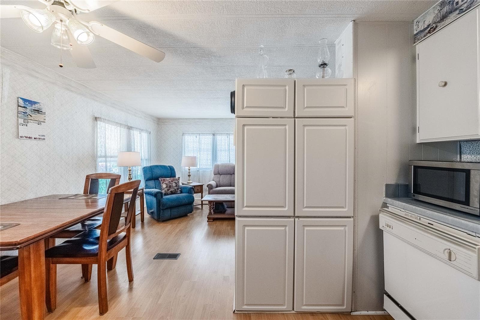 Manufactured Home at 5302 POWHATTAN ST, ZEPHYRHILLS, photo 8 of 50