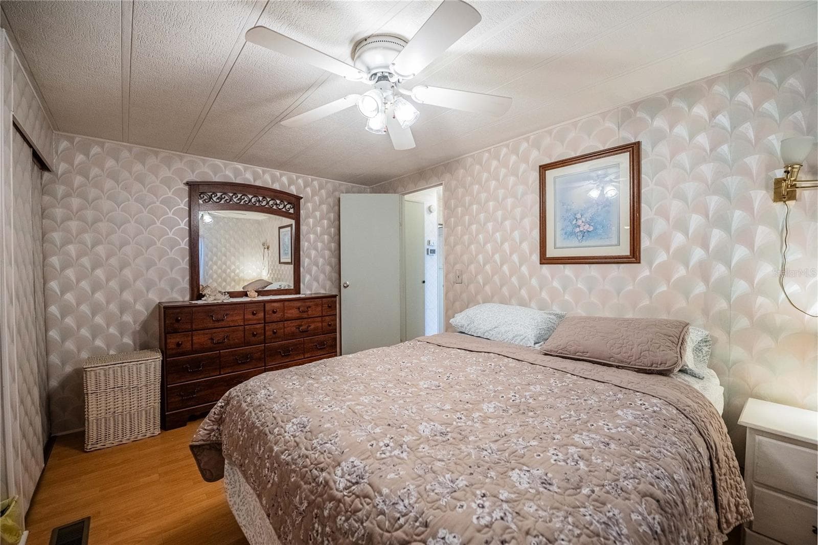Manufactured Home at 5302 POWHATTAN ST, ZEPHYRHILLS, photo 13 of 50