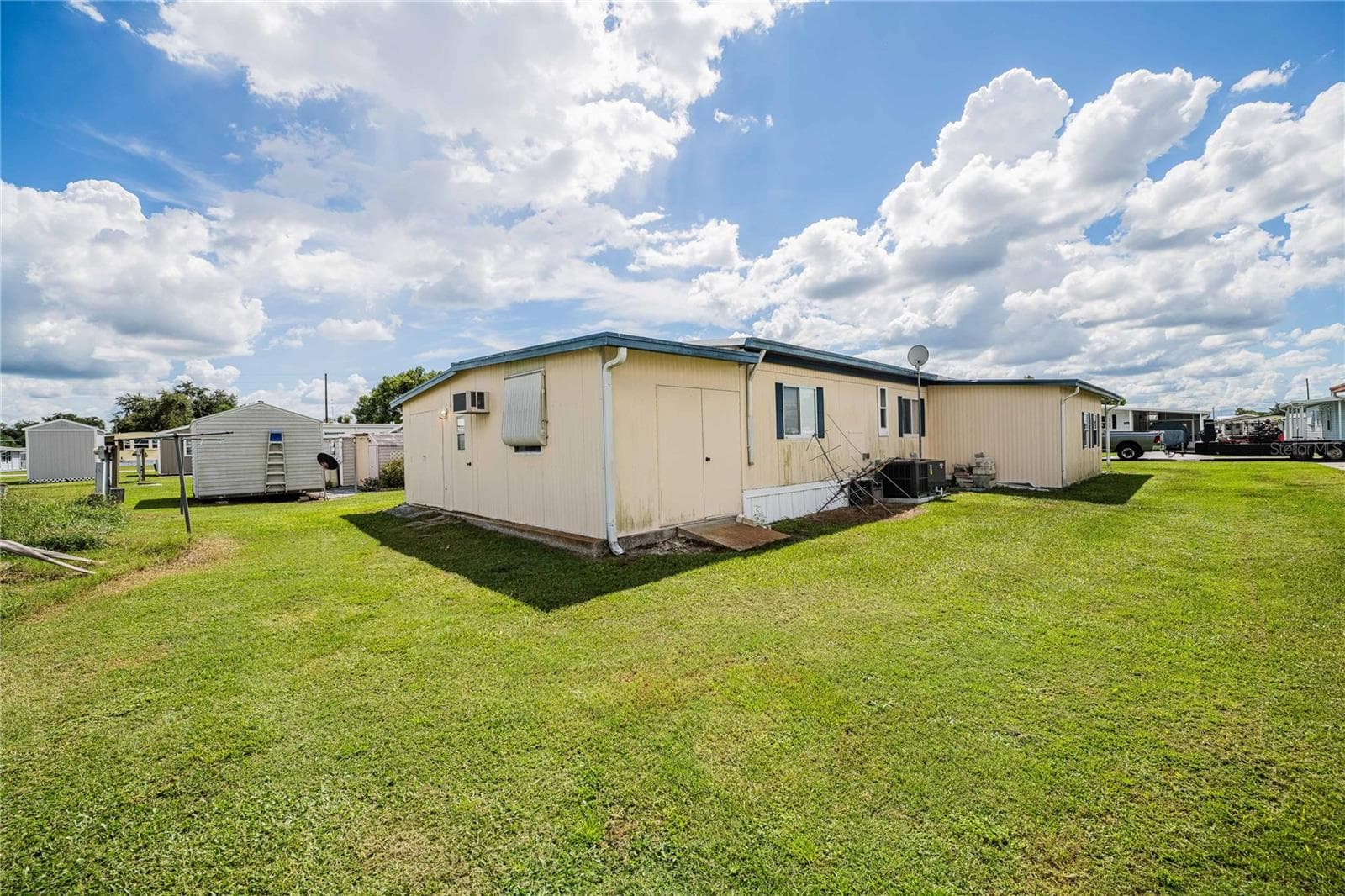 Manufactured Home at 5302 POWHATTAN ST, ZEPHYRHILLS, photo 29 of 50