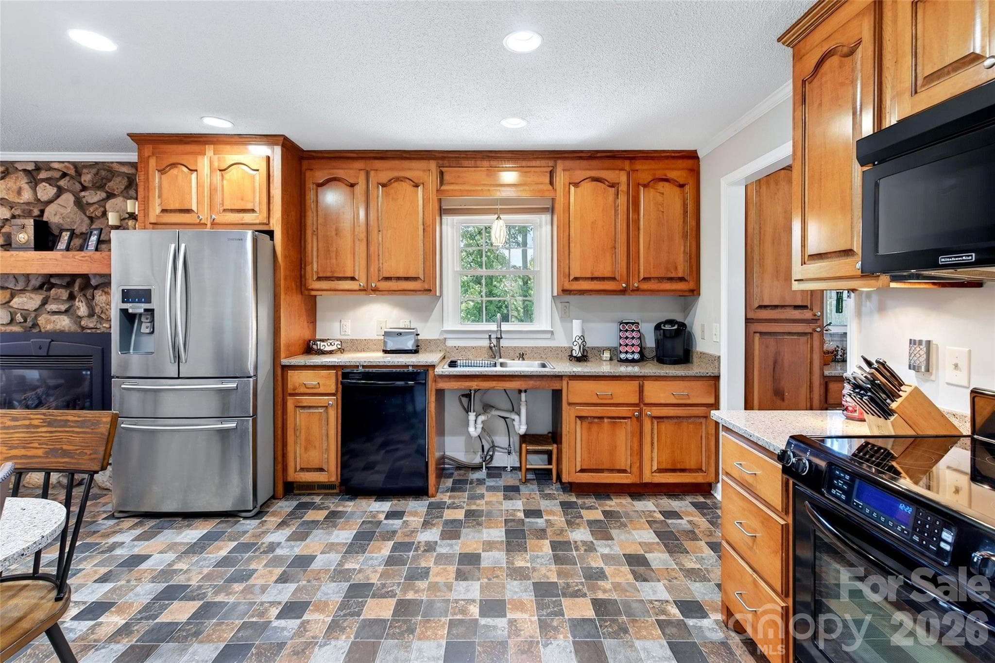 Single Family Residence at 146 Cobblestone Drive, Marion, photo 12 of 48