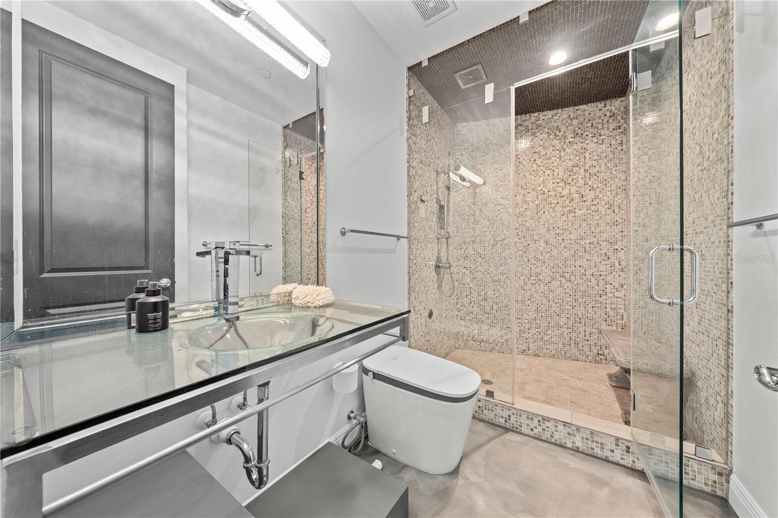 Condominium at 111 E MONUMENT AVE #801, KISSIMMEE, photo 65 of 98