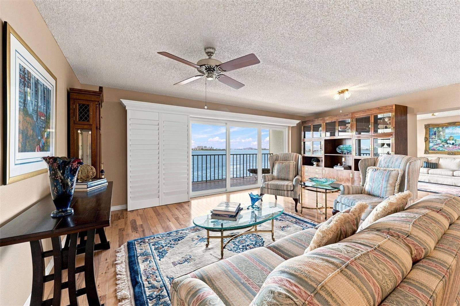 Family room with access to balcony - 55 ROGERS ST #204, CLEARWATER