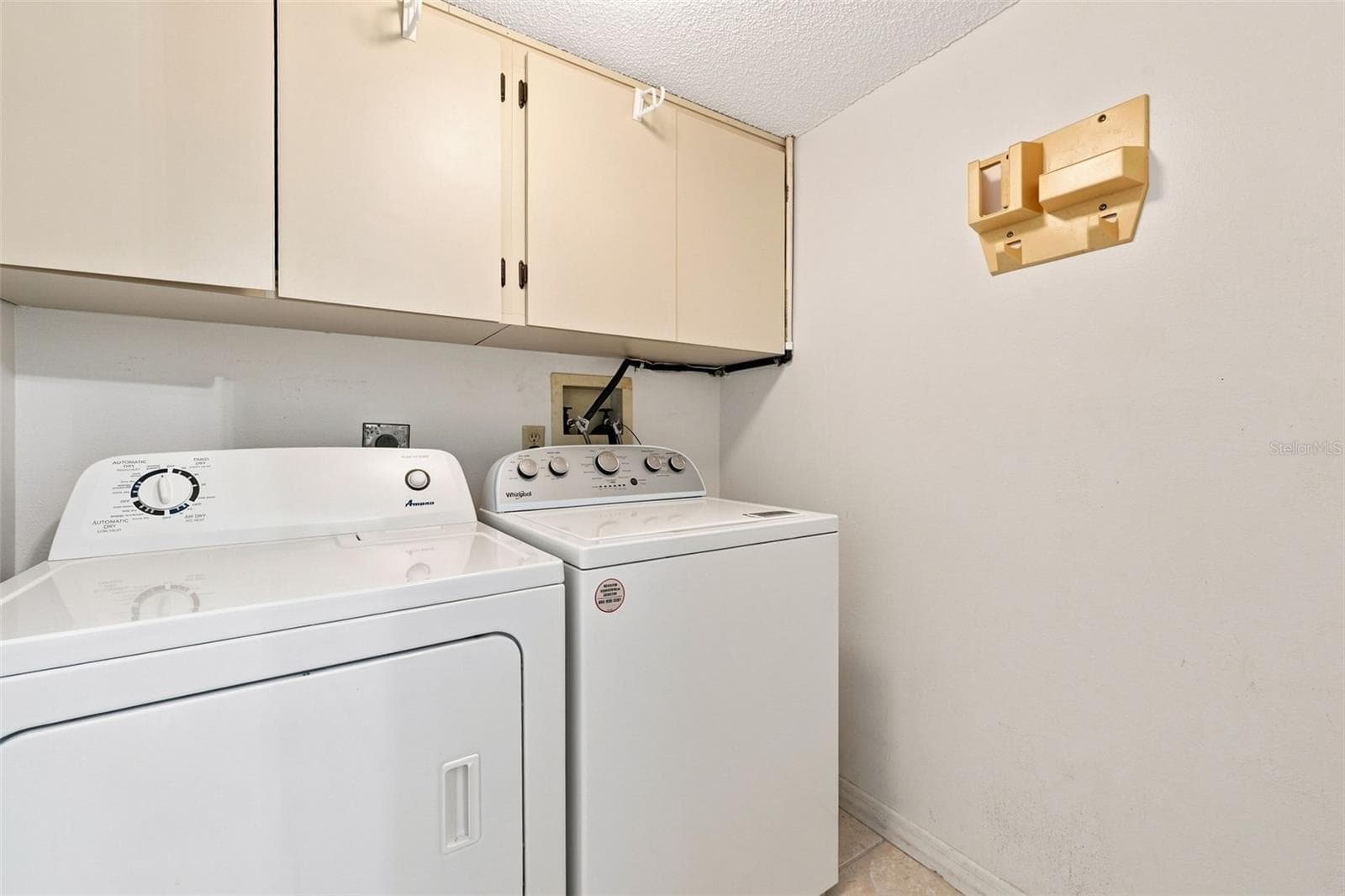 Laundry room inside the condo - 55 ROGERS ST #204, CLEARWATER
