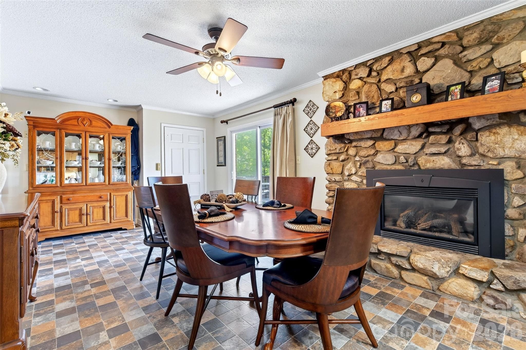 Single Family Residence at 146 Cobblestone Drive, Marion, photo 18 of 48