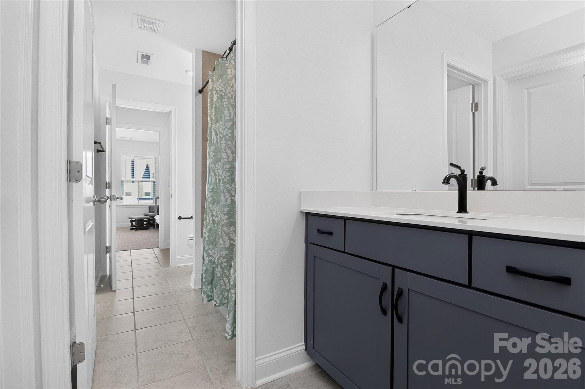 Jack-n-Jill bath for secondary bedrooms 1 & 2 - 235 Supernova Drive, York