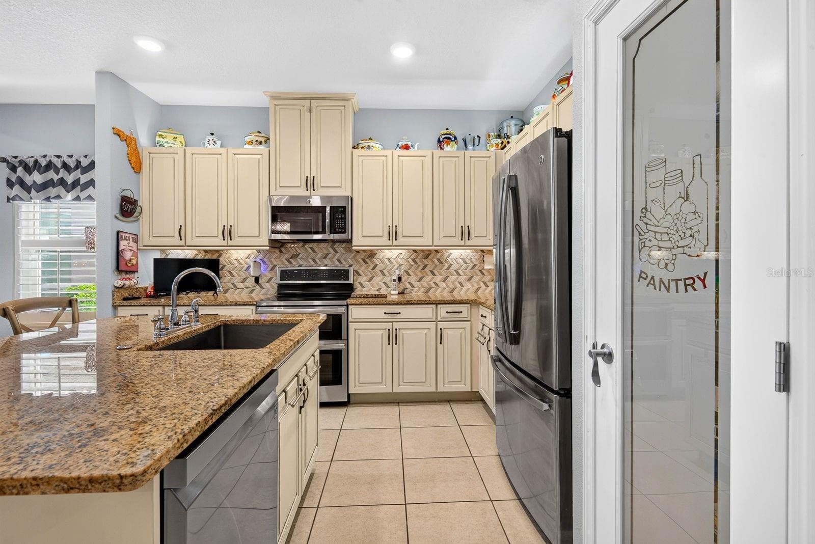 Villa at 7010 PLAYA BELLA DR, BRADENTON, photo 25 of 68