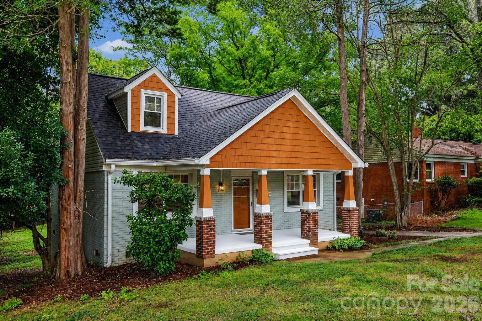 Single Family Residence at 2019 Dalehurst Drive, Charlotte, photo 2 of 40