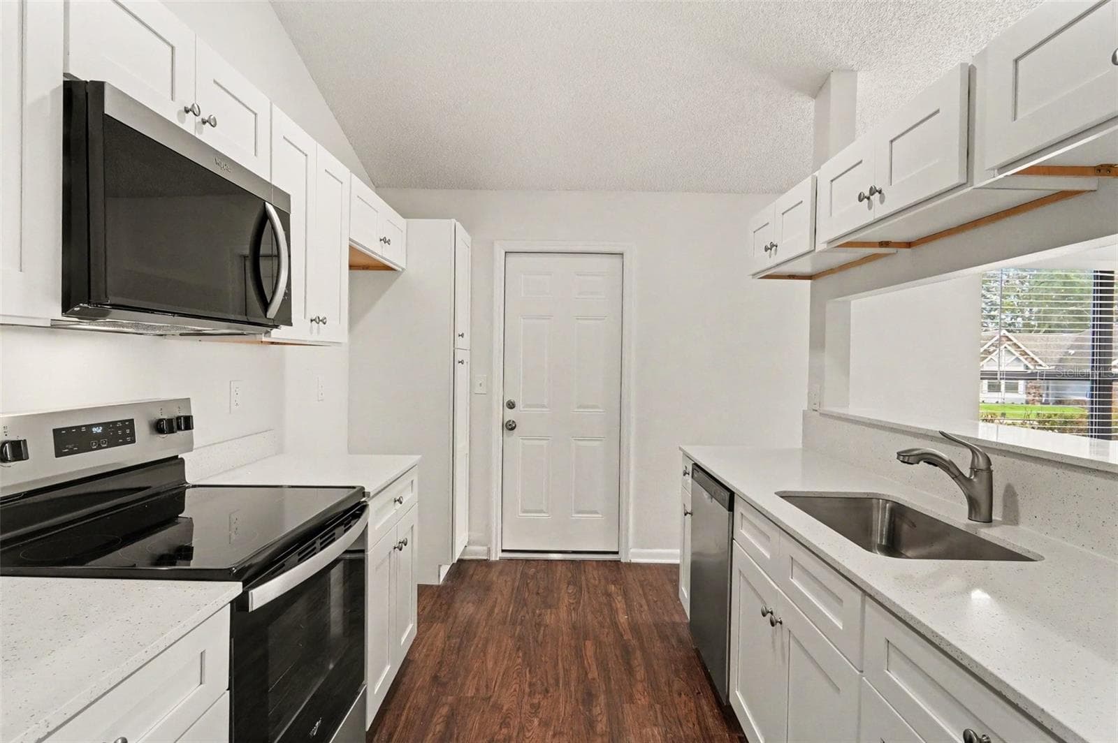 Single Family Residence at 1097 COVINGTON ST, OVIEDO, photo 9 of 18