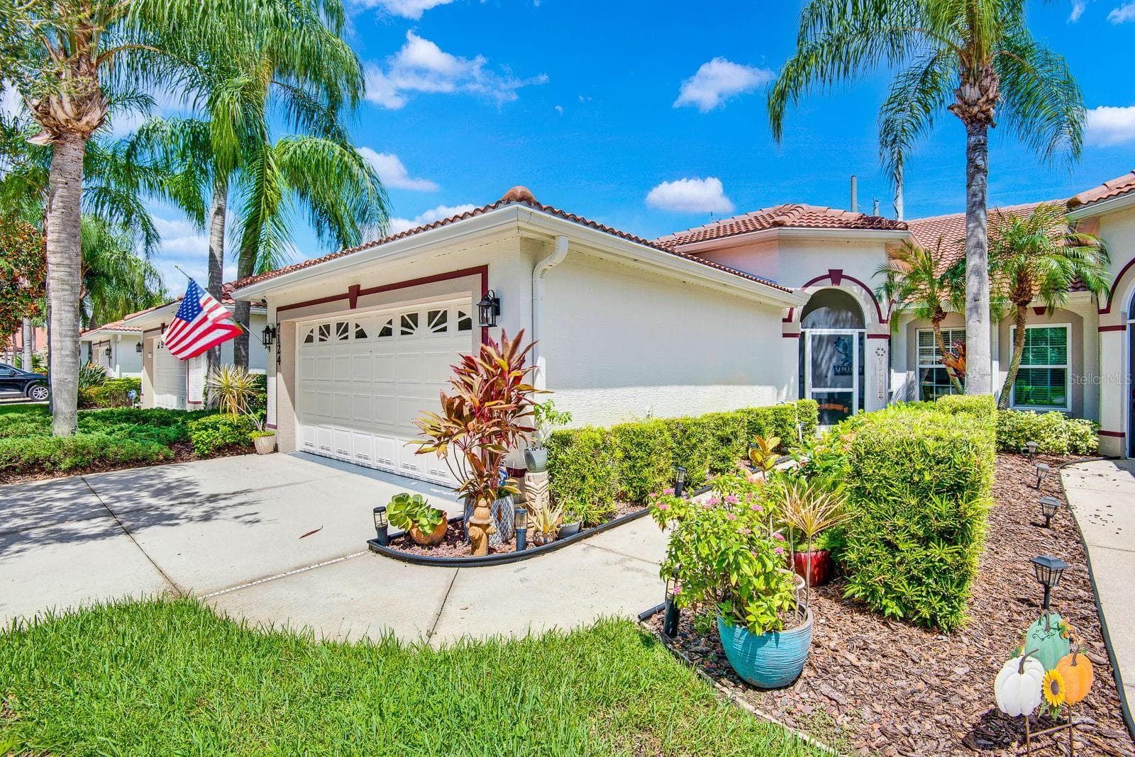 7124 MELROSE PL