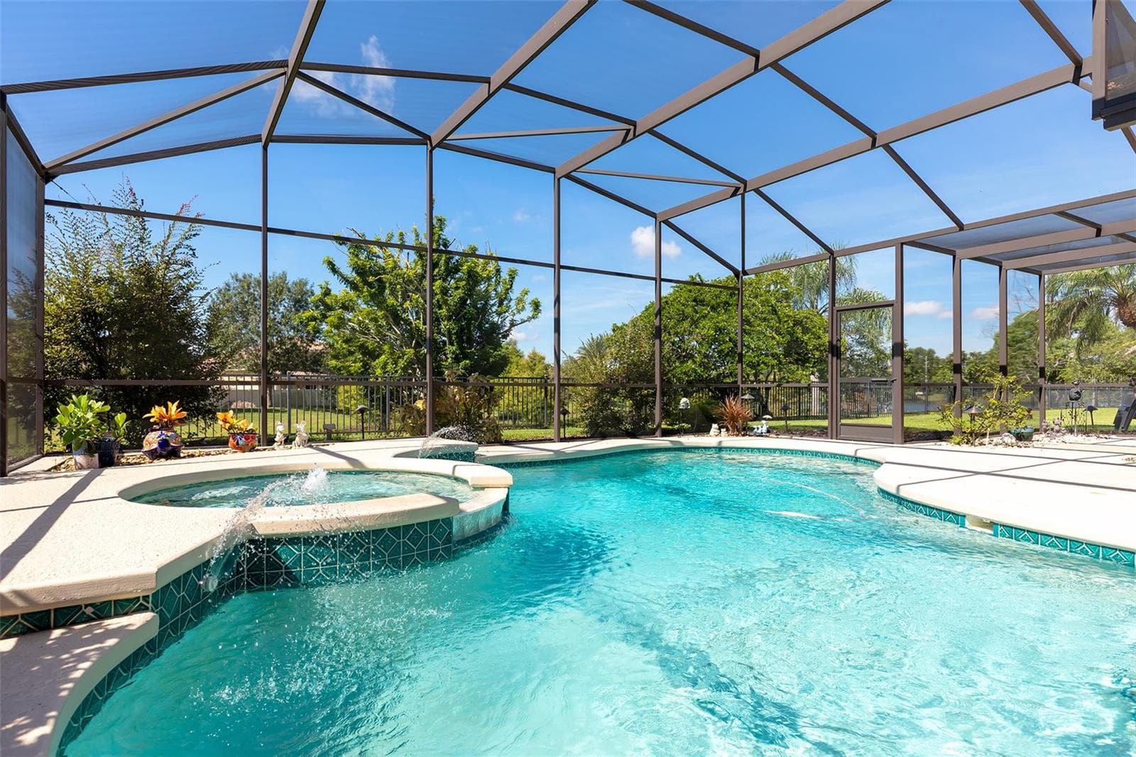 Pool & Spa - 5314 CHISWICK CIR, BELLE ISLE