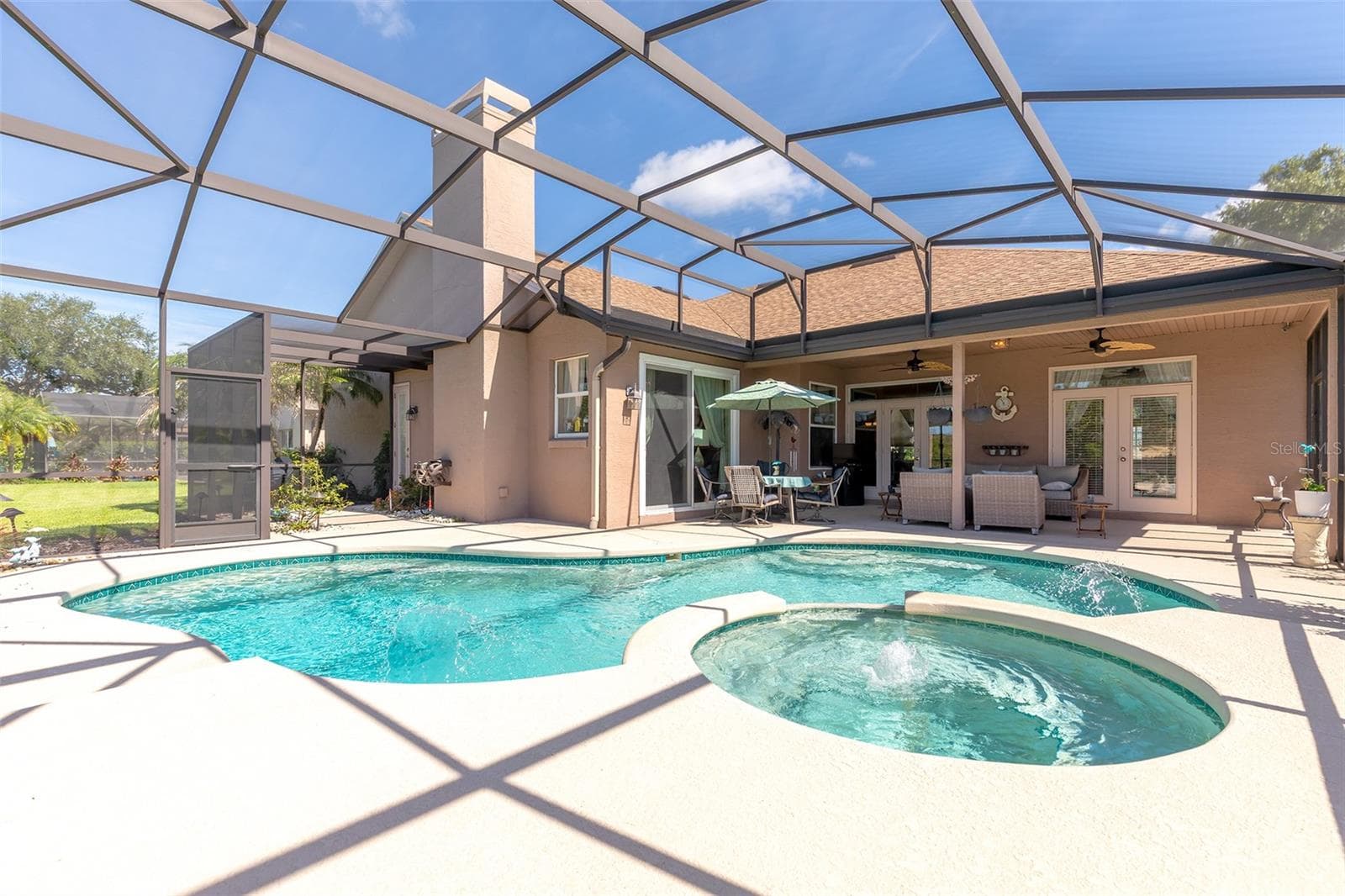 Pool & Spa - 5314 CHISWICK CIR, BELLE ISLE