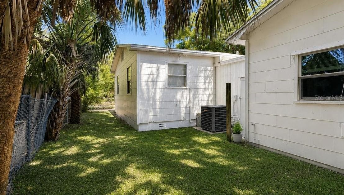 Duplex at 1543 43RD ST S, ST PETERSBURG, photo 16 of 35