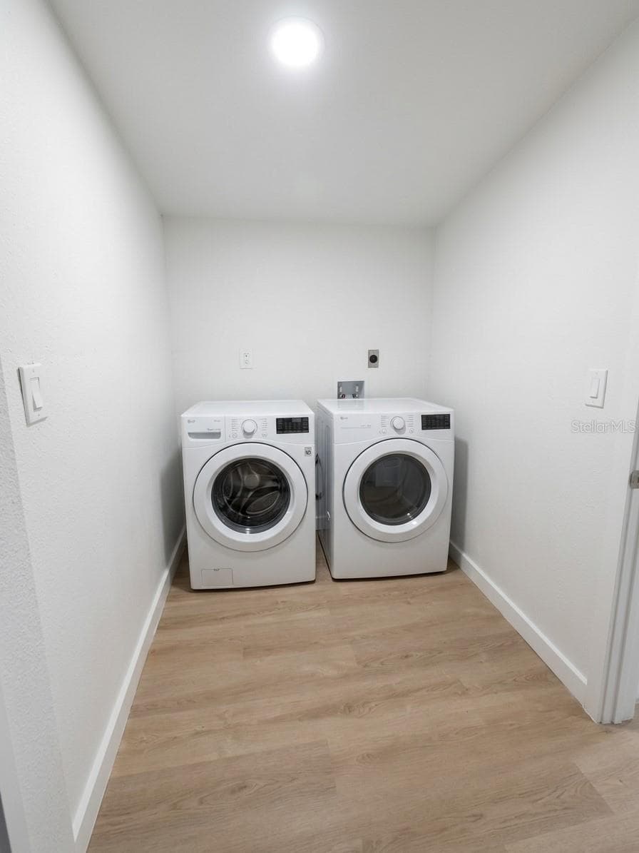 Duplex at 1543 43RD ST S, ST PETERSBURG, photo 32 of 35