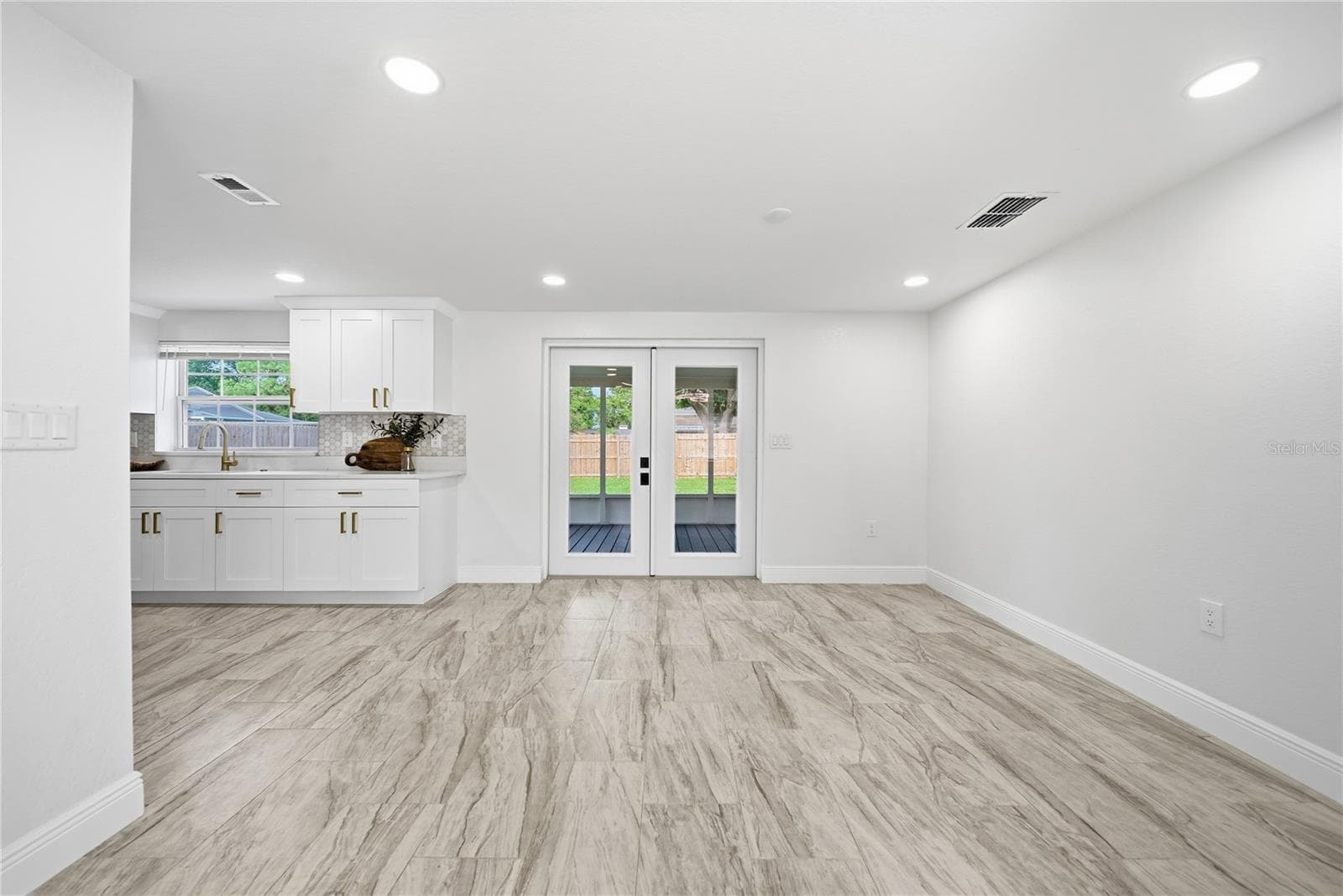 Single Family Residence at 16134 BLACKBEARD LN, HUDSON, photo 6 of 40