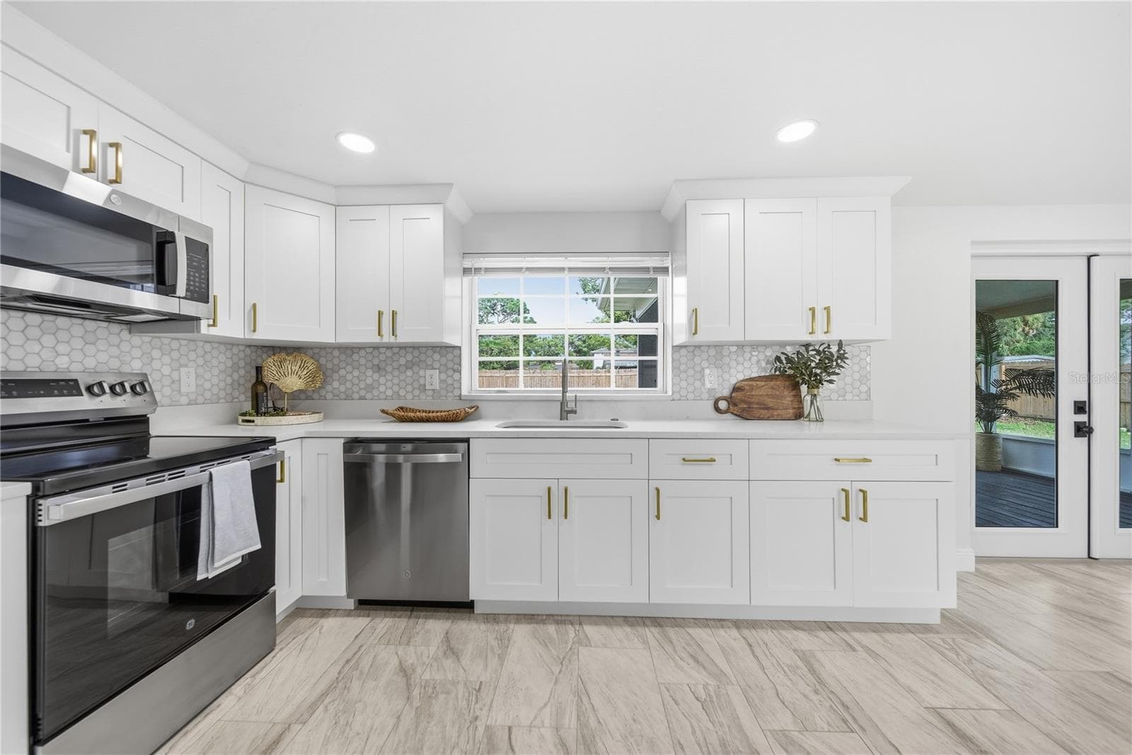 Single Family Residence at 16134 BLACKBEARD LN, HUDSON, photo 14 of 40