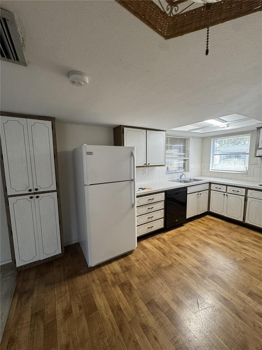 Single Family Residence at 8930 WINDSONG LN, PORT RICHEY, photo 12 of 63