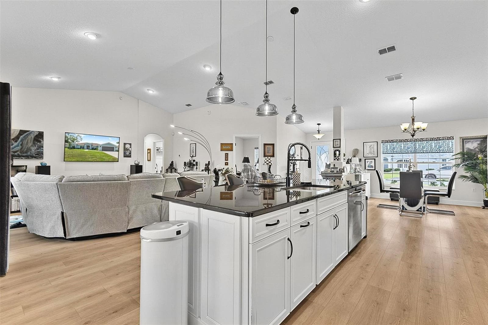 Large island - 21 WOOD CLIFT LN, PALM COAST