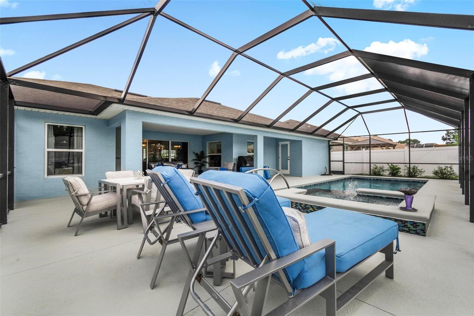 Screened enclosure - 21 WOOD CLIFT LN, PALM COAST