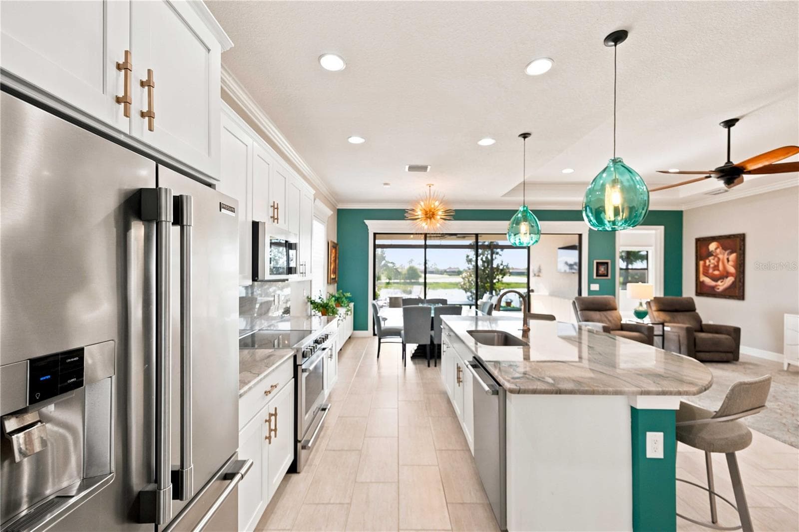 Excellent kitchen layout - a dream for any cook - 23709 WAVERLY CIR, VENICE