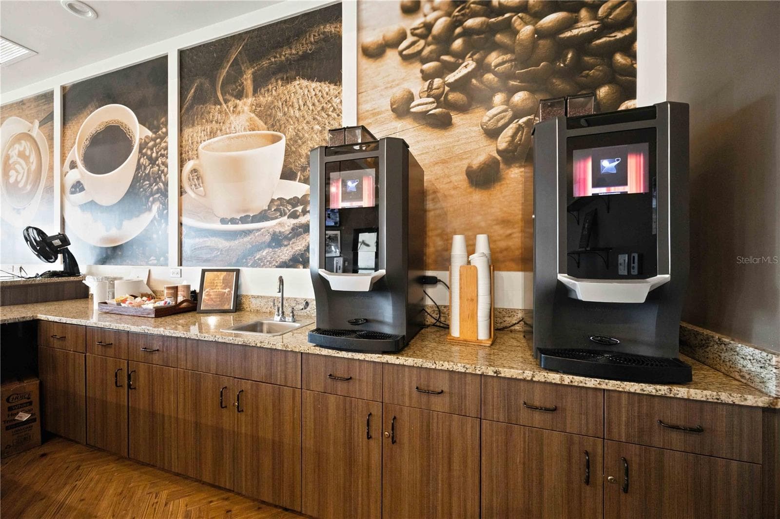 The Coffee Lounge - Come on in and have a cup - 23709 WAVERLY CIR, VENICE