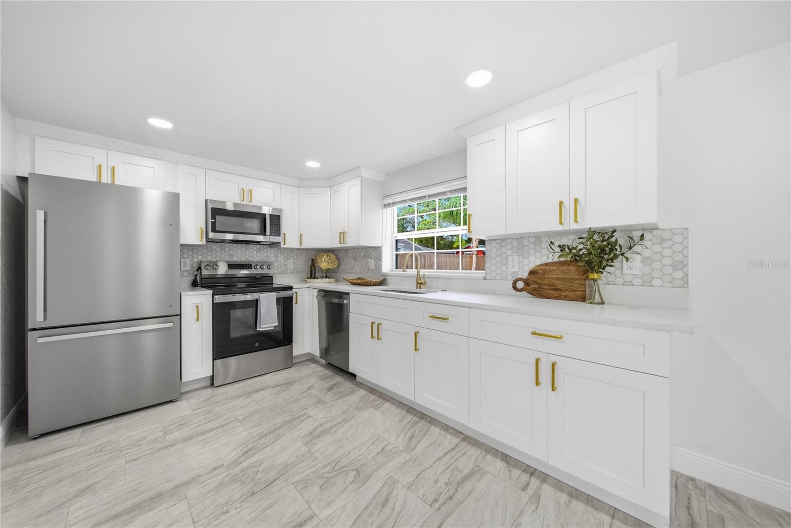 Single Family Residence at 16134 BLACKBEARD LN, HUDSON, photo 15 of 40