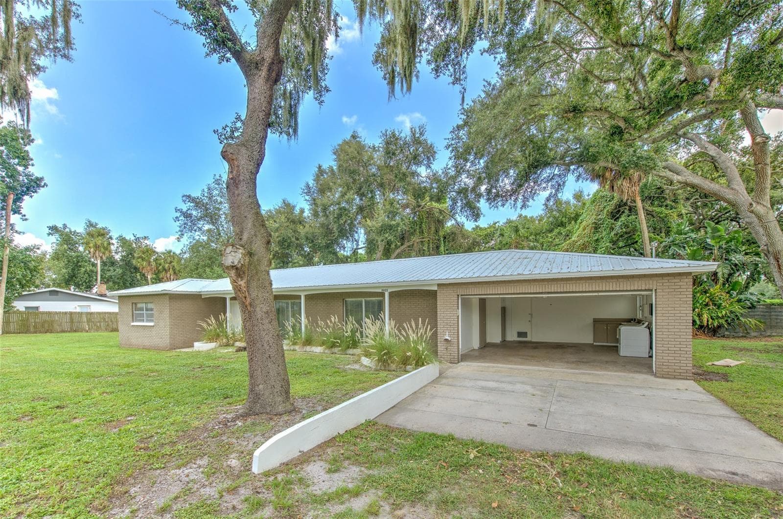 Single Family Residence at 8825 COBB RD, RIVERVIEW, photo 2 of 42