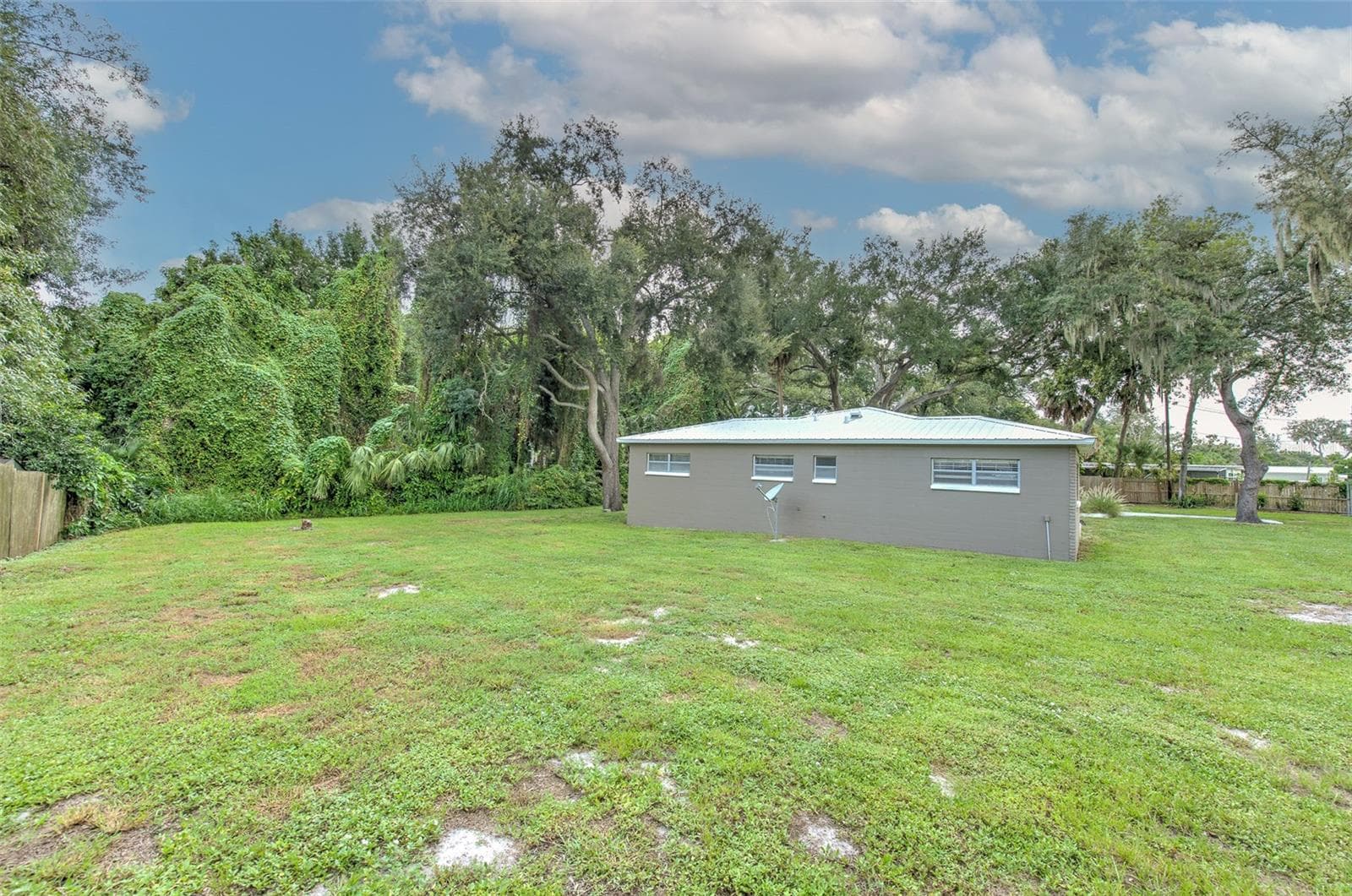 Single Family Residence at 8825 COBB RD, RIVERVIEW, photo 8 of 42