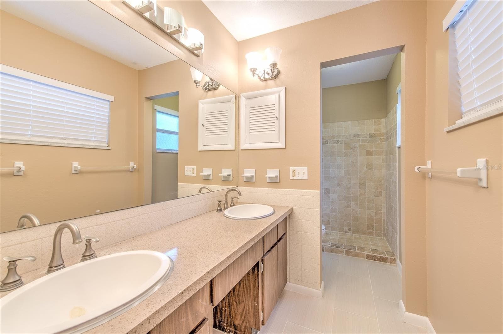 Single Family Residence at 8825 COBB RD, RIVERVIEW, photo 32 of 42