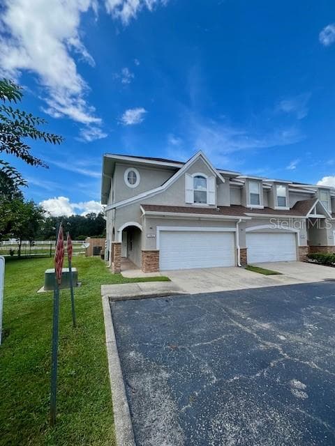 Townhouse at 10802 CELTIC WOODS AVE, TAMPA, photo 2 of 26