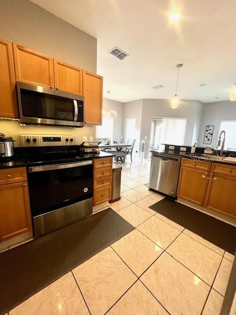 Townhouse at 10802 CELTIC WOODS AVE, TAMPA, photo 17 of 26