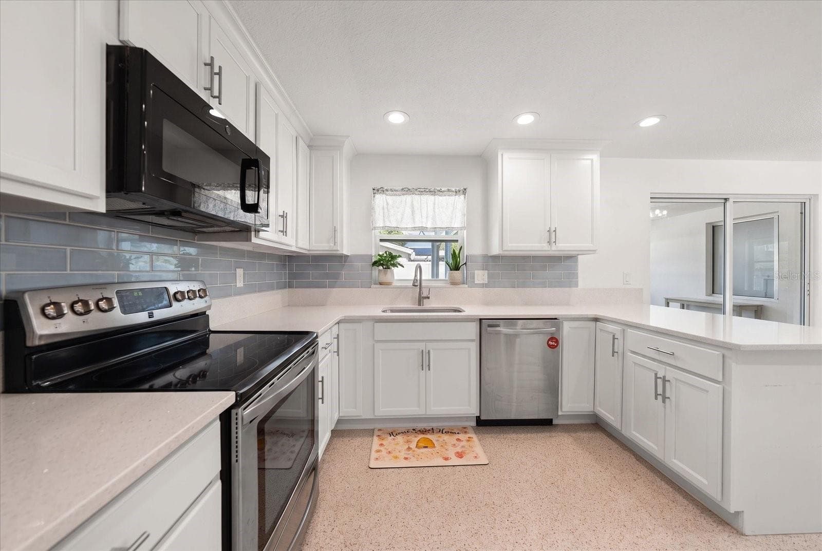 Updated Kitchen - 1690 PINEHURST RD, DUNEDIN