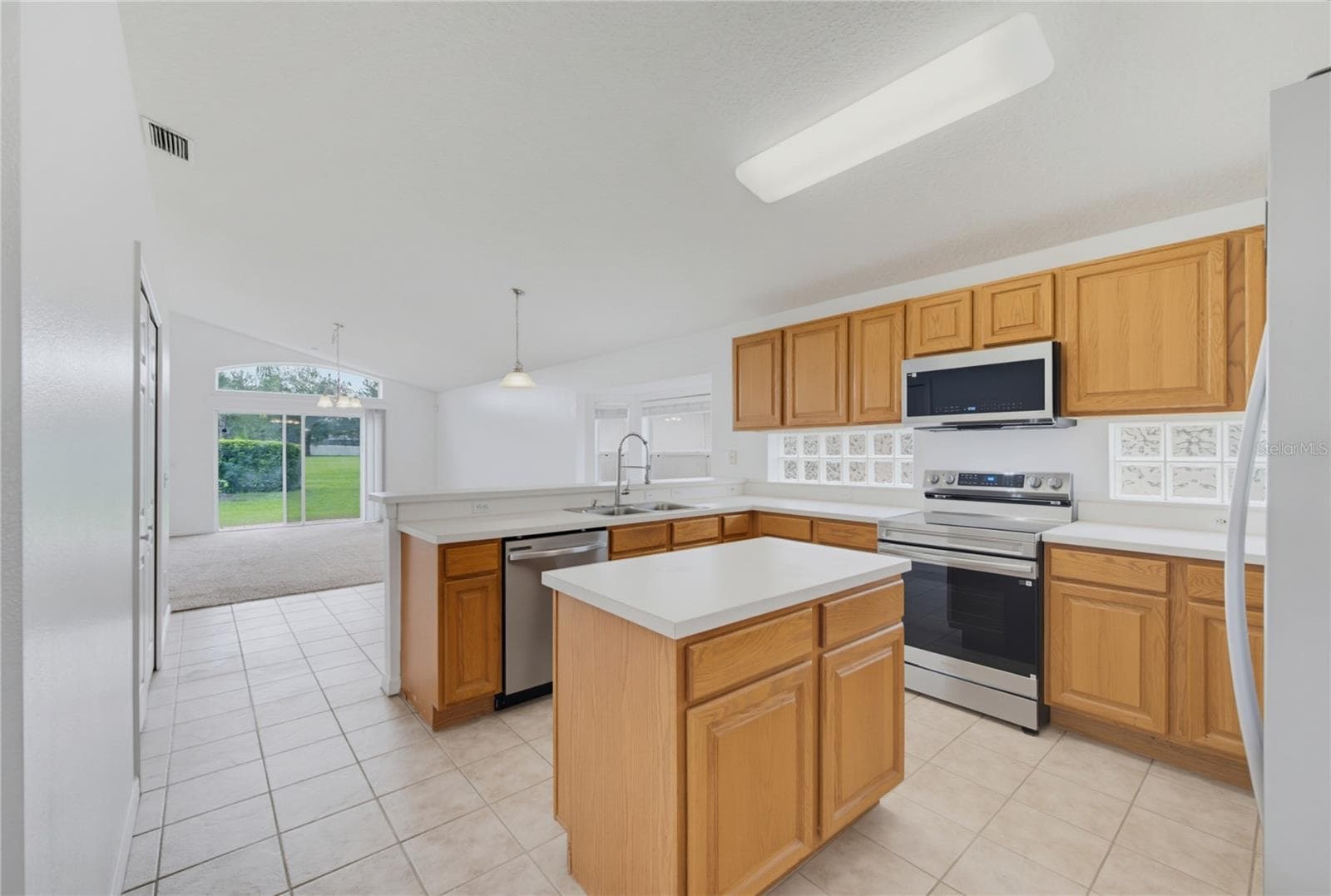 Single Family Residence at 5251 LOS PALMA VISTA DR, ORLANDO, photo 12 of 58