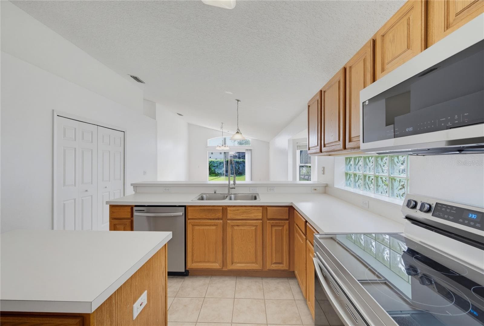 Single Family Residence at 5251 LOS PALMA VISTA DR, ORLANDO, photo 15 of 58