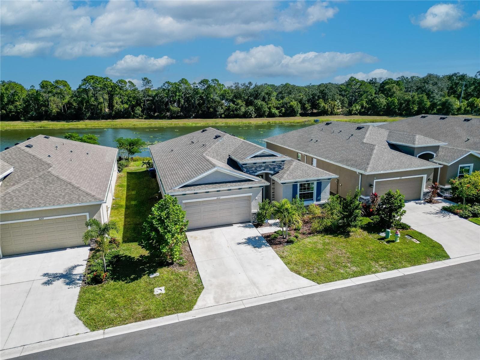 Single Family Residence at 2247 MIDNIGHT PEARL DR, SARASOTA, photo 4 of 41