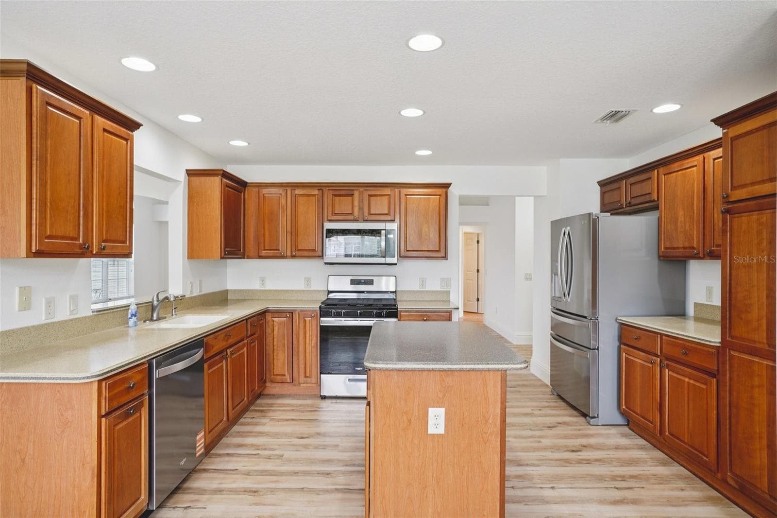 Kitchen - 1722 BUGLE TER, THE VILLAGES