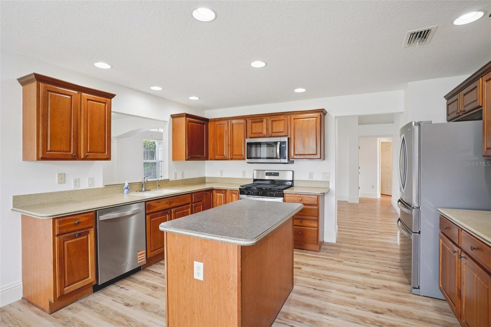 Kitchen - 1722 BUGLE TER, THE VILLAGES
