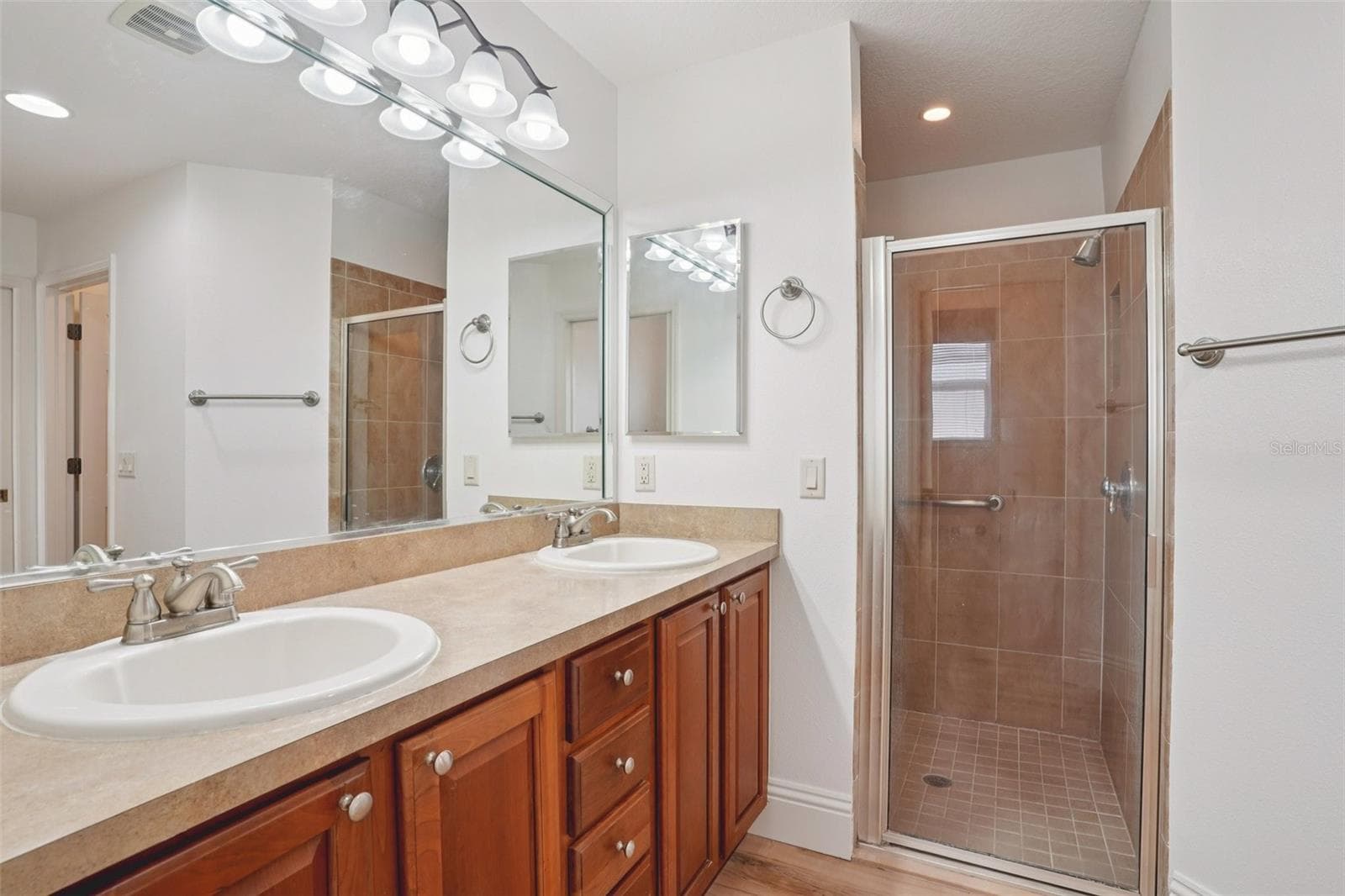 Master Bath - 1722 BUGLE TER, THE VILLAGES