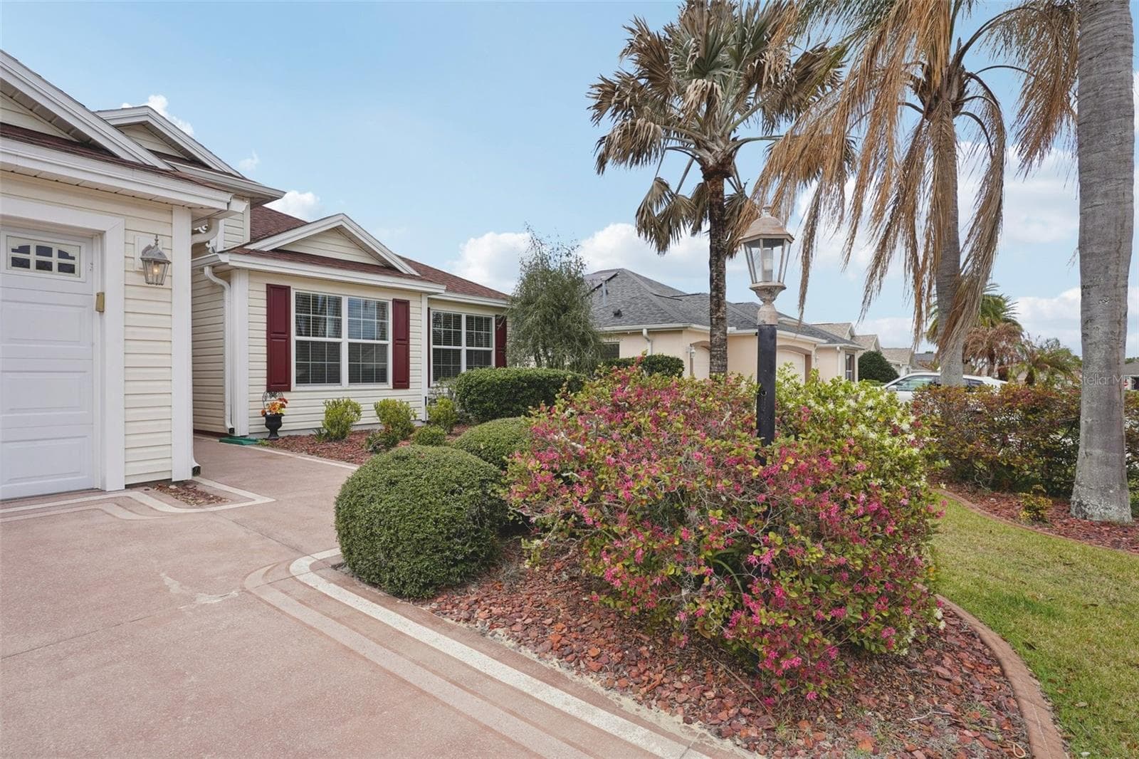 Front Walkway - 1722 BUGLE TER, THE VILLAGES