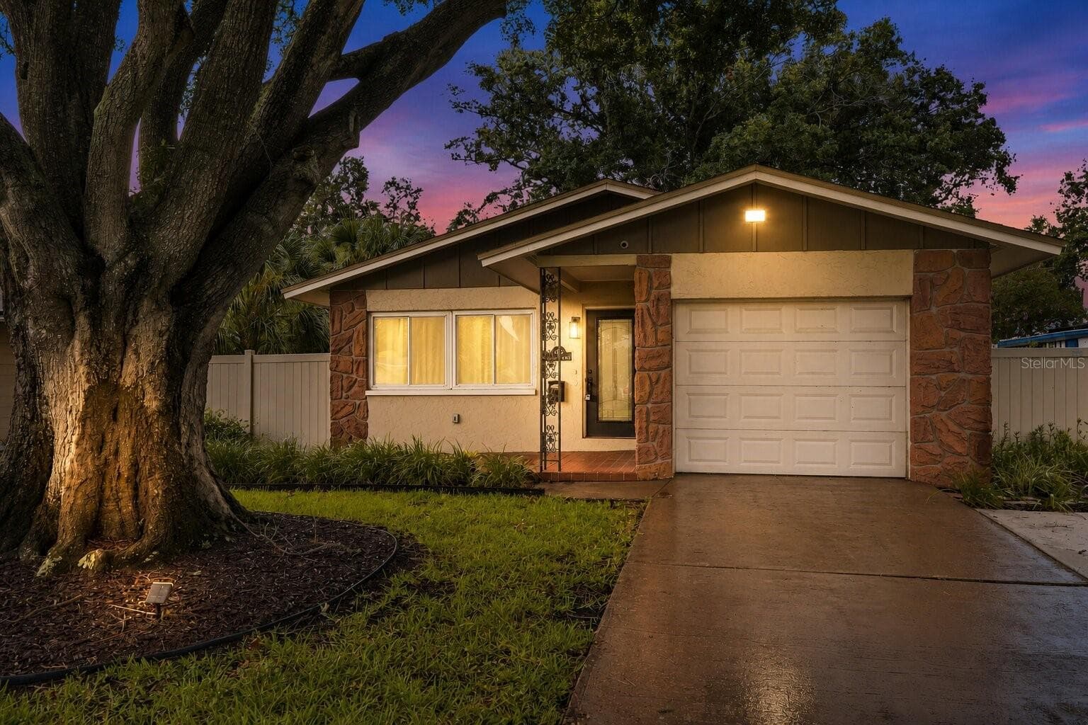 205 SE MONROE CIR N