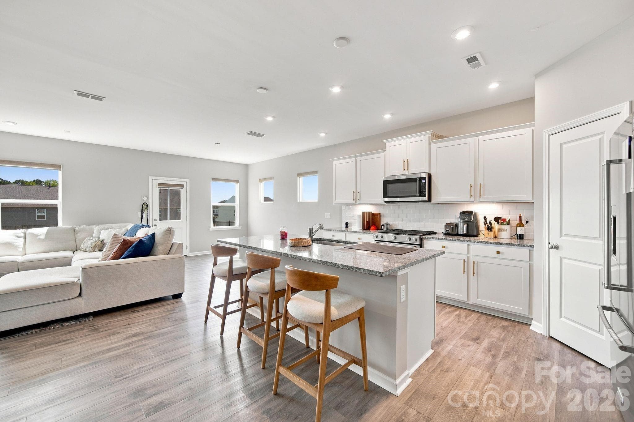Single Family Residence at 12028 Grinstead Lane, Charlotte, photo 5 of 40