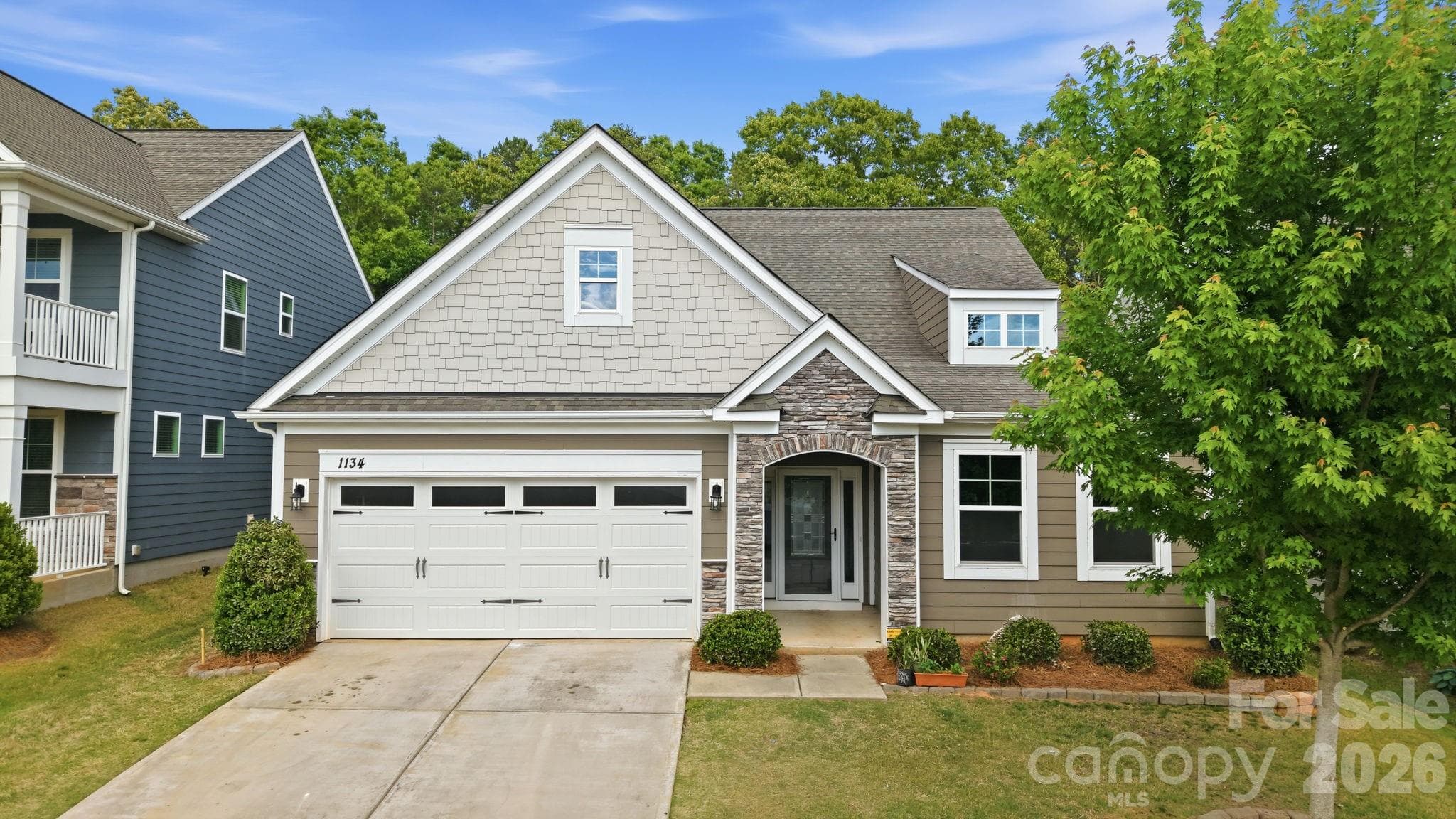 Single Family Residence at 1134 Baldwin Drive, Lancaster, photo 2 of 46