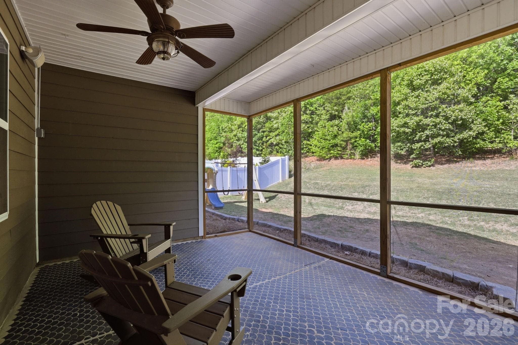 Screened in porch - 1134 Baldwin Drive, Lancaster