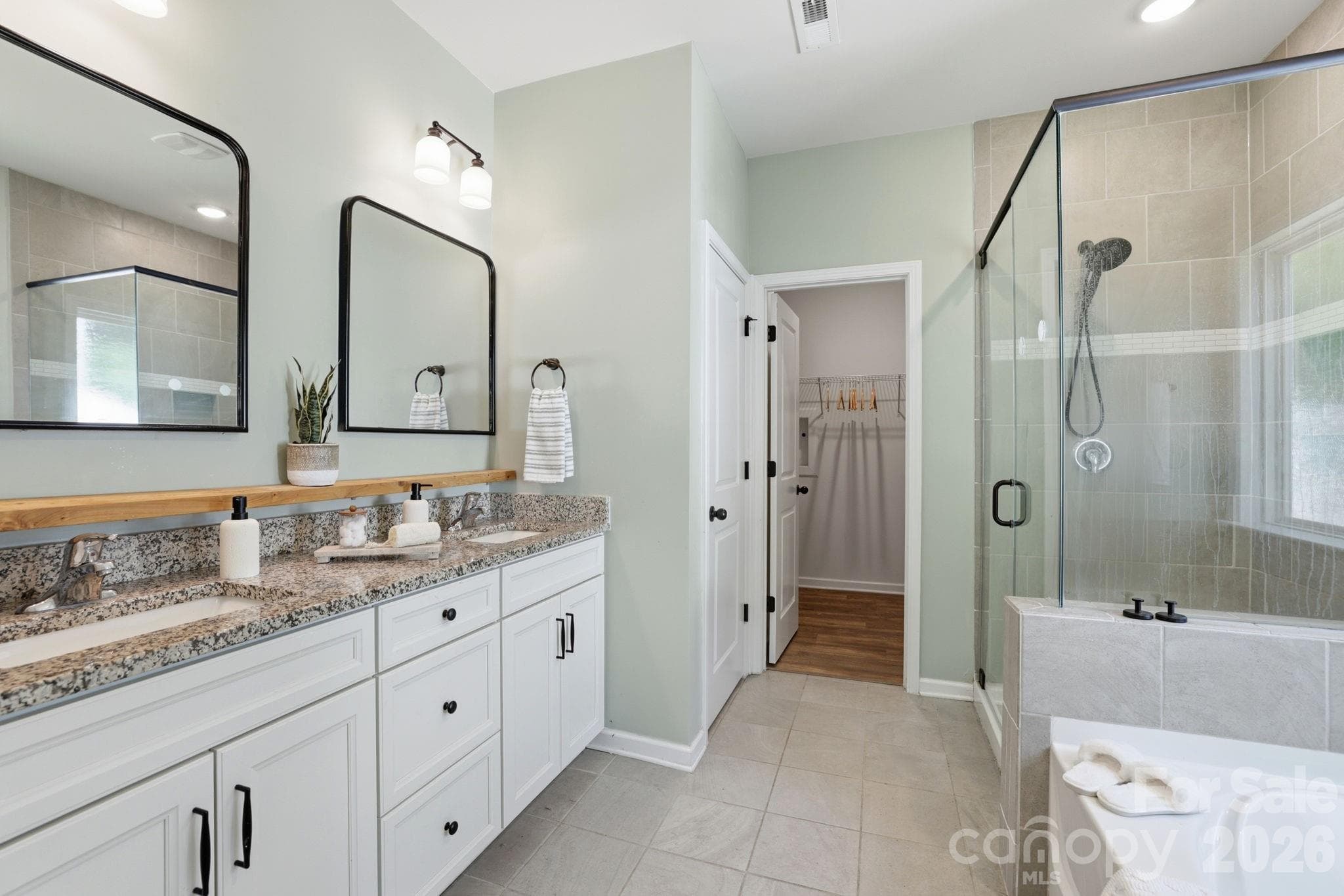 Primary Bathroom - 1134 Baldwin Drive, Lancaster