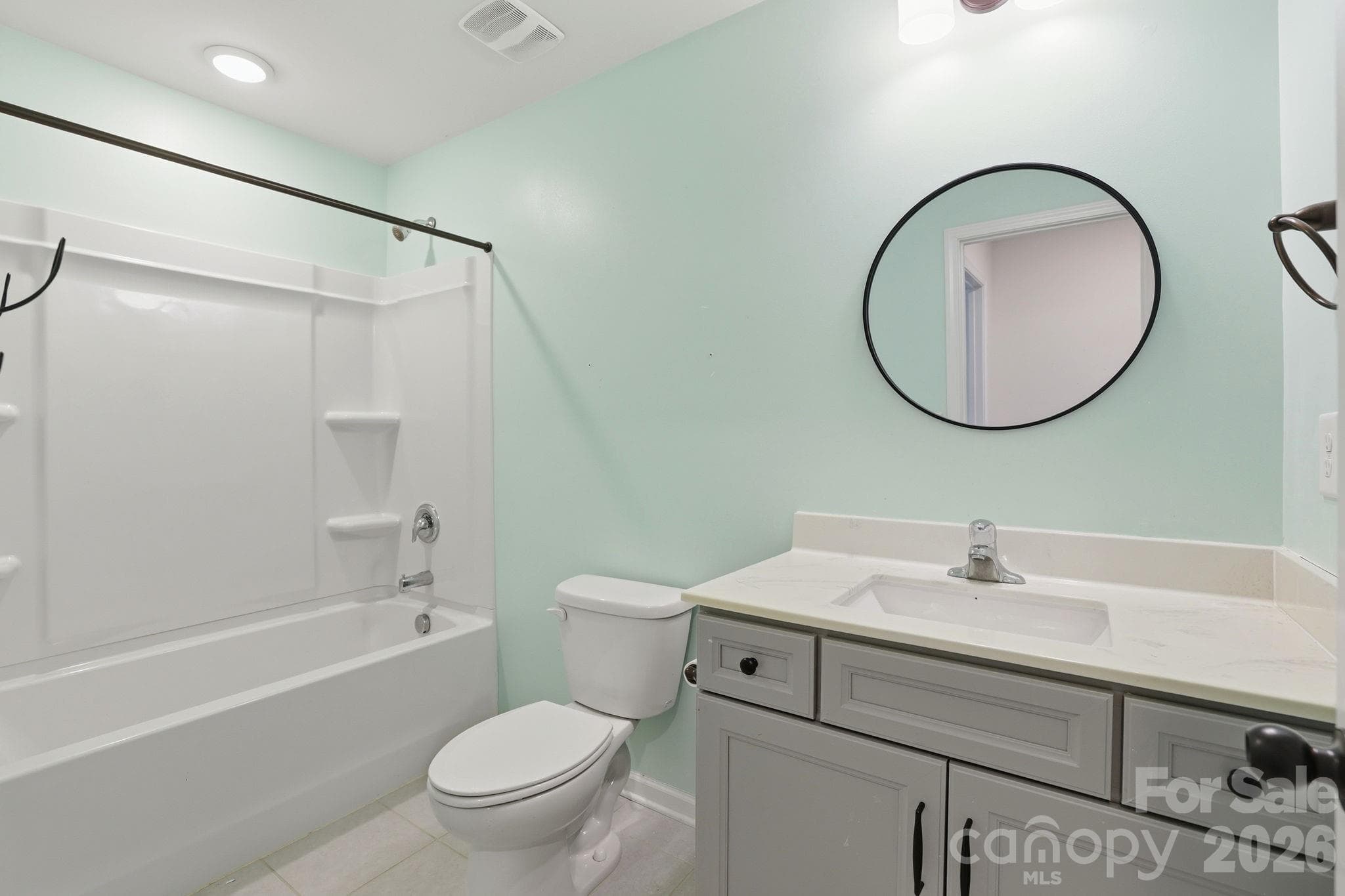 Upstairs Full Bathroom - 1134 Baldwin Drive, Lancaster