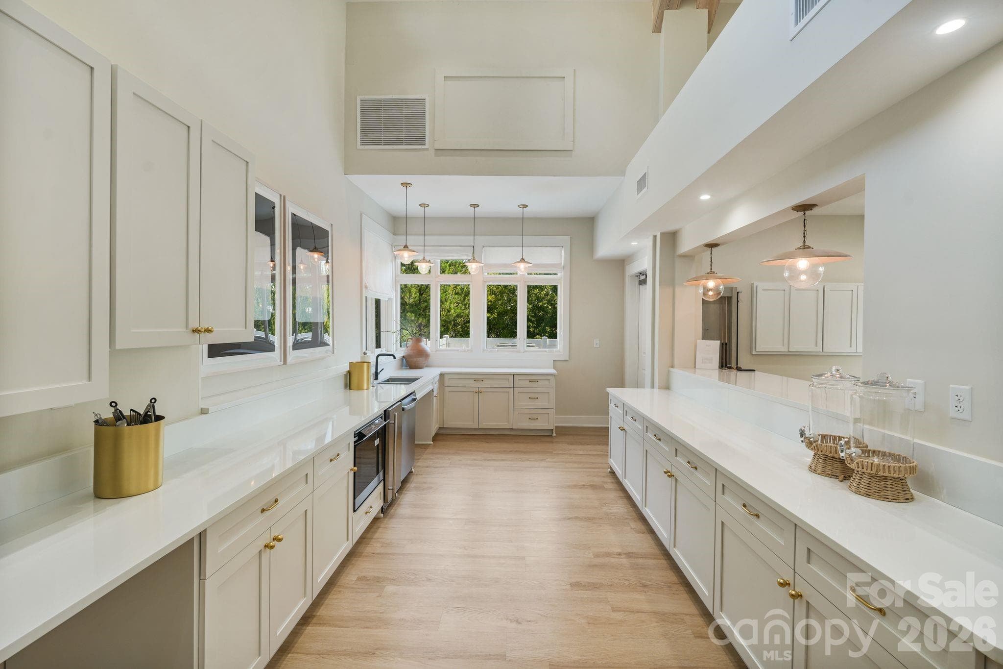 Full kitchen located in the clubhouse - perfect to reserve for private parties - 4531 Splash Trail, Sherrills Ford