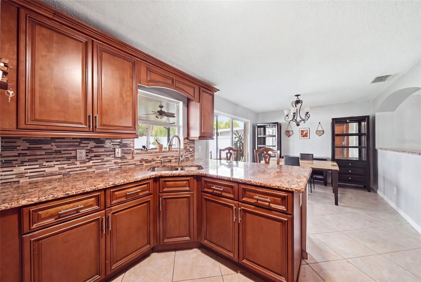 Single Family Residence at 2448 PARSONS POND CIR, KISSIMMEE, photo 5 of 20