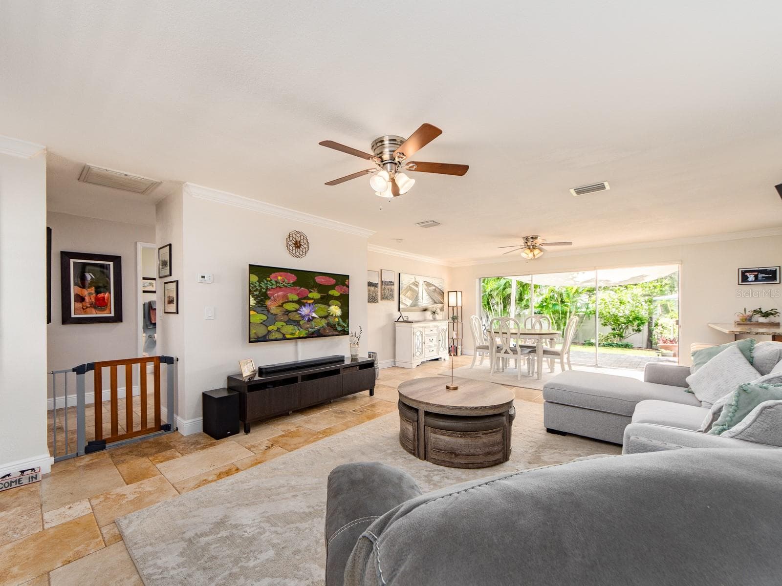 Single Family Residence at 1679 WOODRIDGE DR, CLEARWATER, photo 6 of 36
