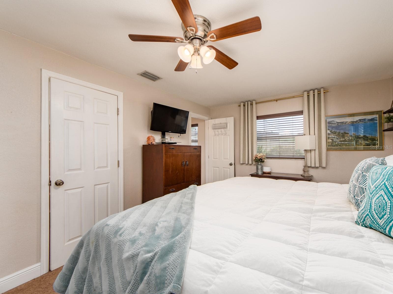primary bedroom - 1679 WOODRIDGE DR, CLEARWATER